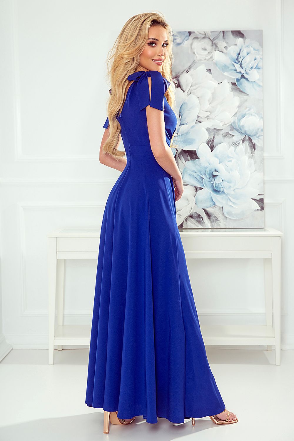  Long dress model 175010 Numoco 